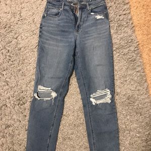 AE Ripped Mom Jean